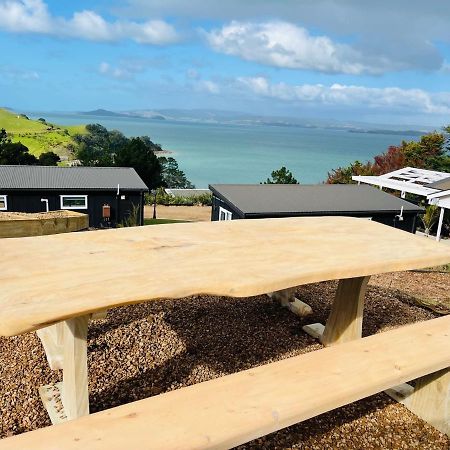 Woodside Bay Chalets Ostend Екстериор снимка