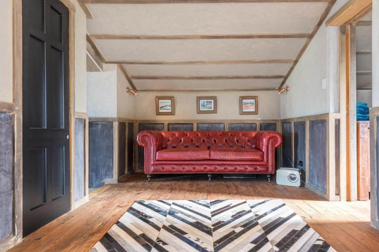 Woodside Bay Chalets Ostend Екстериор снимка
