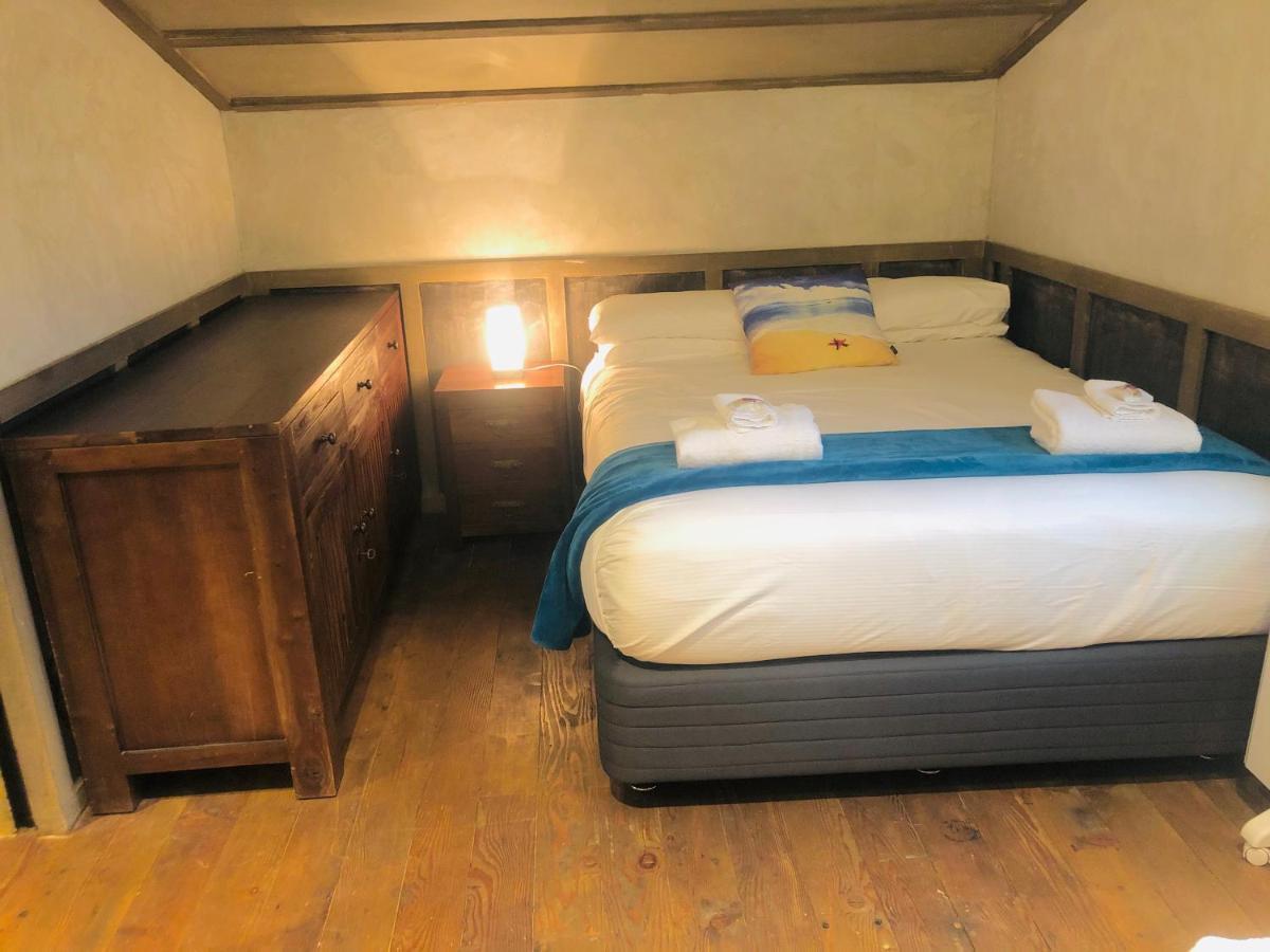 Woodside Bay Chalets Ostend Екстериор снимка