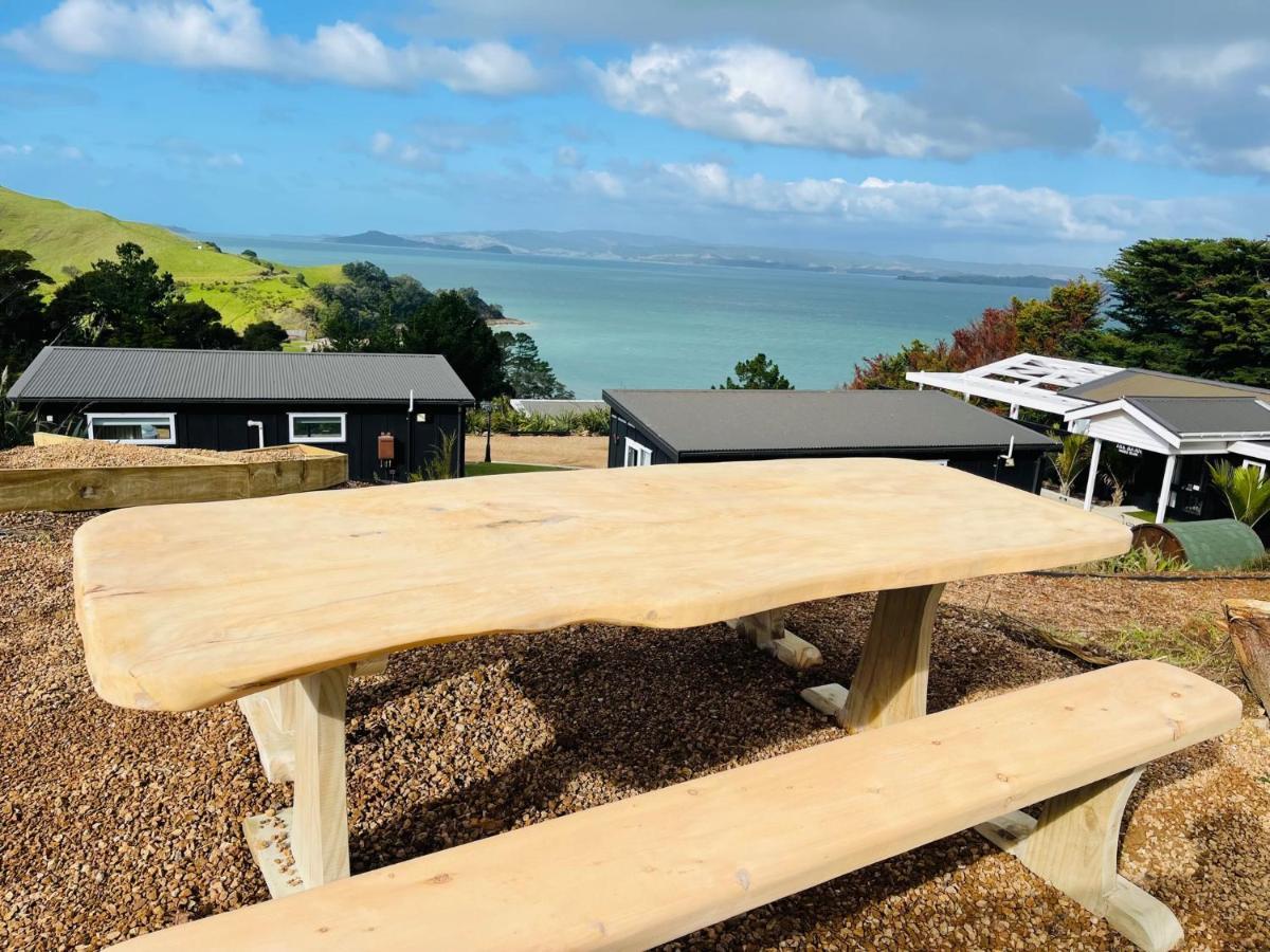 Woodside Bay Chalets Ostend Екстериор снимка