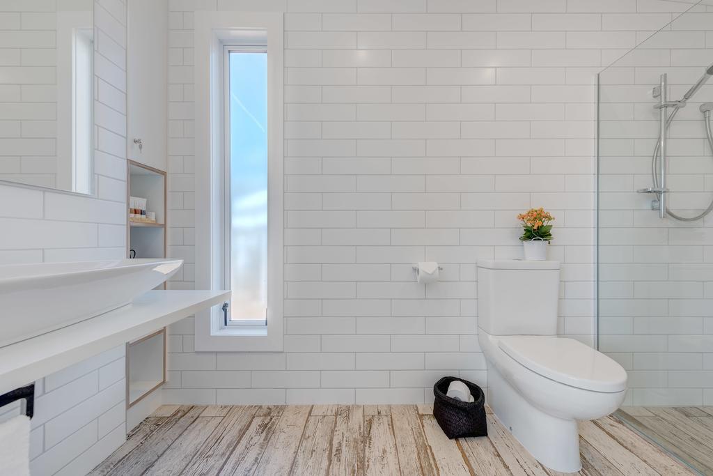 Woodside Bay Chalets Ostend Екстериор снимка