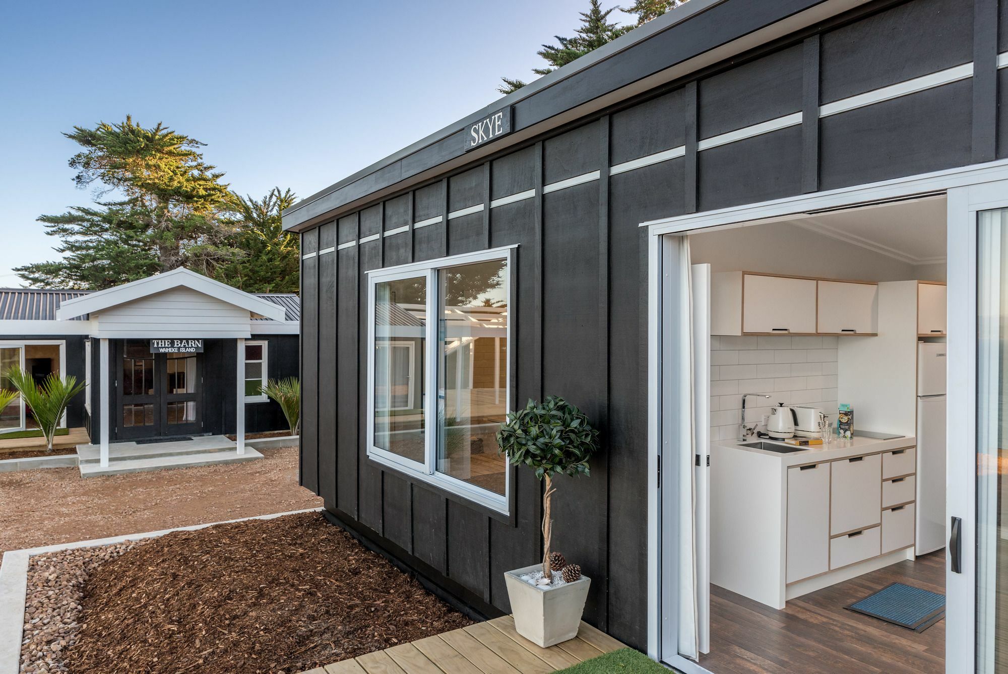 Woodside Bay Chalets Ostend Екстериор снимка