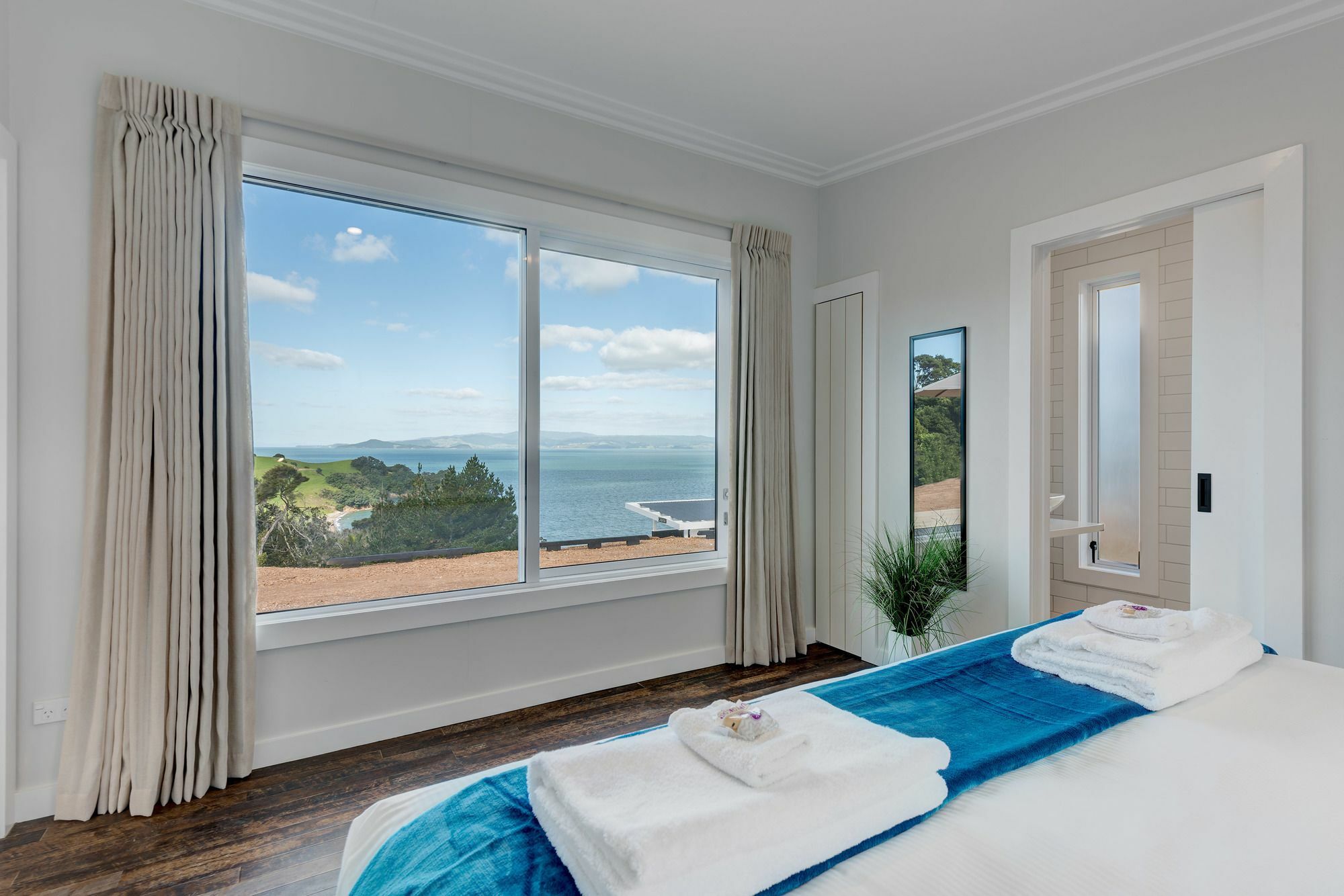 Woodside Bay Chalets Ostend Екстериор снимка